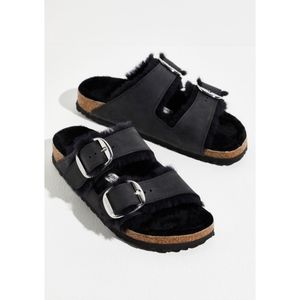 Birkenstock × Arizona Big Buckle Shearling Oiled Leather Sandals